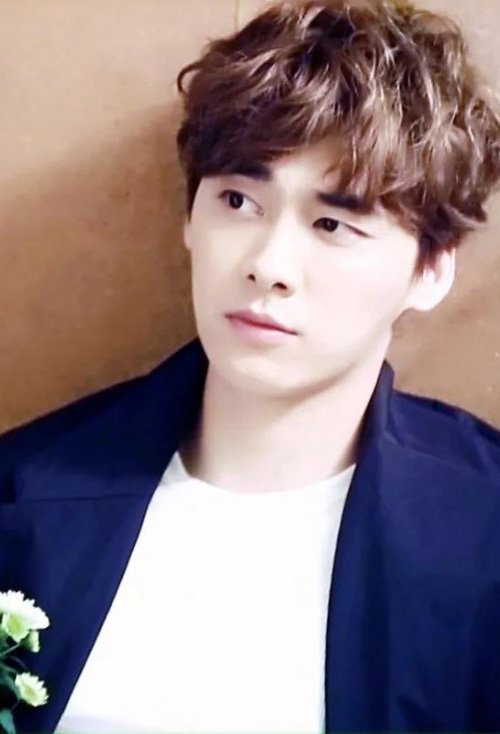 ������Ե������̾������� Ϊ�ഺ���¹�ʵľ��̷���