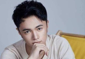 ���䵽���к���ѧѧ�����̸̳�ͷ����� �ִ���������Ķ��з������ͼƬ