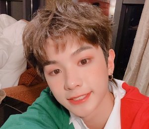 ��ѧ������Ģ��ͷ��С�Ļ��Ų�low 2021��ѧ���¿�Ģ��ͷ�̷�look