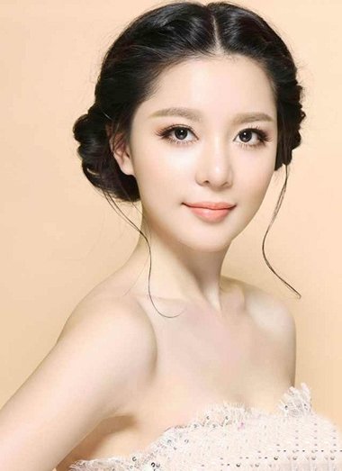 心形脸怎么扎头发图片 看起来有福气的扎发造型