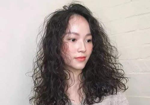 ������Ů���ʺ�ʲô���� Ӱ��ͷ�����۵���������Ҫ���ڵ�һλ