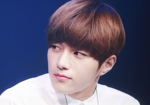 男生圆脸适合什么短发发型 挑战圆脸修颜发型反可爱能力