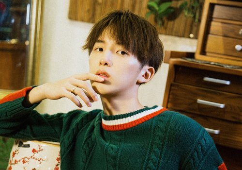 男生梳中分一定要内扣吗 2021男生凌乱中分内扣短发设计