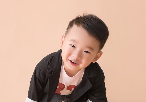 五岁男宝宝今夏最热短发设计 清爽呆萌蘑菇头西瓜头统统被PK下去
