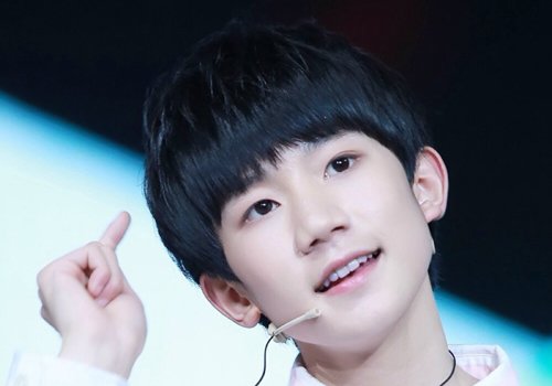 男学生做什么烫发发型合适些 学生派短发烫发图片不用担心颜值