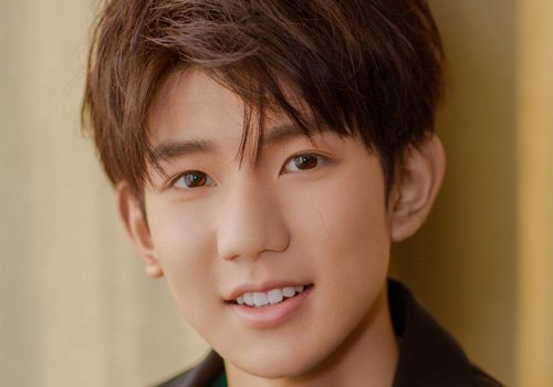 男学生做什么烫发发型合适些 学生派短发烫发图片不用担心颜值