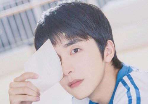 男学生做什么烫发发型合适些 学生派短发烫发图片不用担心颜值