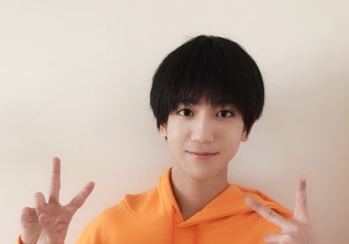 初中长脸男生剪什么发型好看 5款齐刘海衍生短发设计引领校园潮流