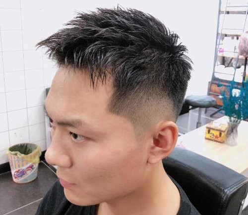 路人甲与校草原来就发型的差距 大学男生梳网红瓜子头酷帅有范儿