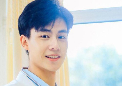 2021潮流男生发型从学生开始 学生时代你的发型就是可刊登那种