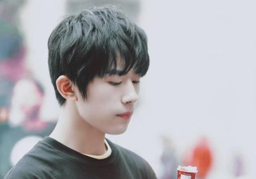 2021潮流男生发型从学生开始 学生时代你的发型就是可刊登那种