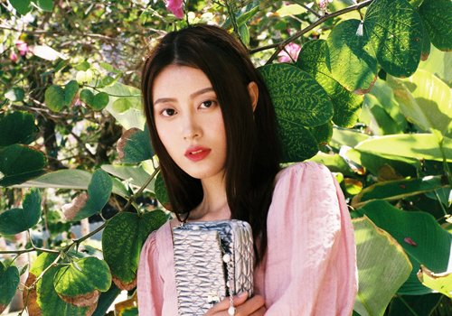 脸大不是病,照相要人命,大脸女生试试这几款刘海怎么拍都不怕