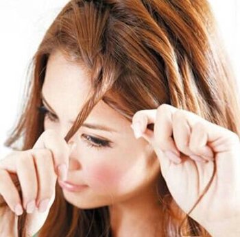 刘海太长夏天不喜欢散在脸颊? 最新刘海辫子编法图解学一学