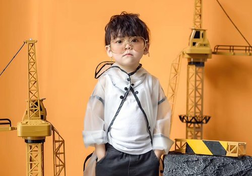 蘑菇头仅是三岁男童流行短发之一 三岁男孩可爱时尚短发hin多