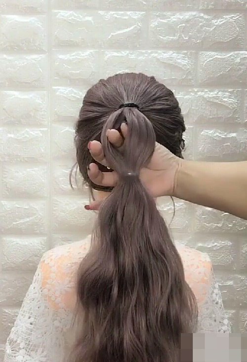 ����Ů����������ͷ�� Ů������ʱ����������