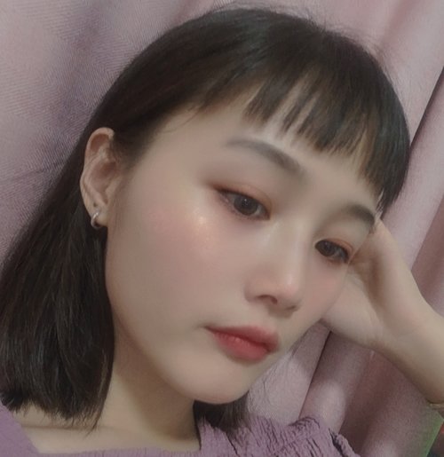 圆脸女生适合眉上刘海吗 看看圆脸美女露眉刘海造型就知晓