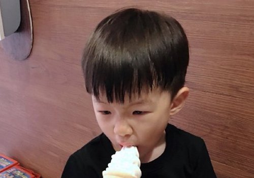 脸瘦的男童适合剪什么发型 都在看肉肉脸发型男童瘦脸也能时尚