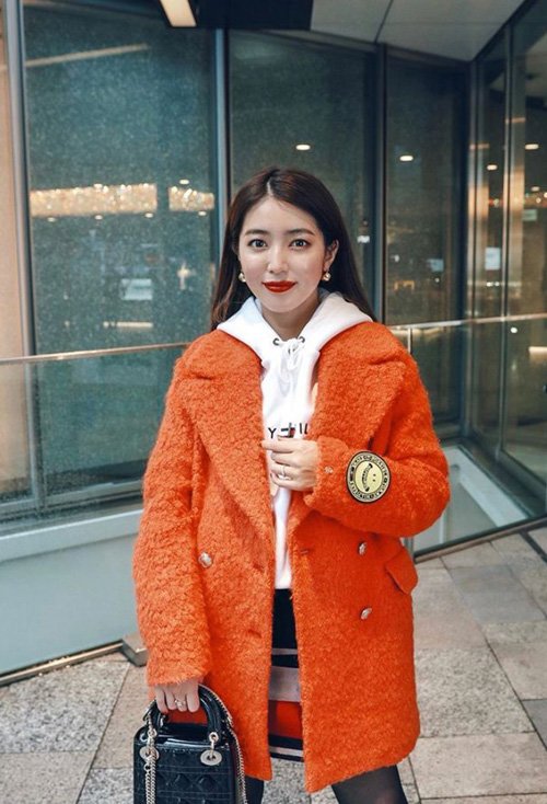 Բ���߸���Ů������ ����ʱ�г�ͷ������