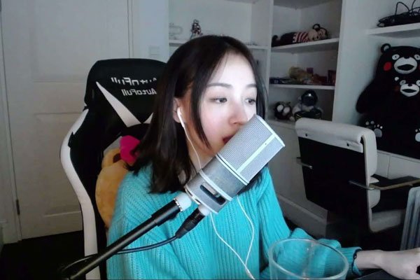 ܶ湫 Ůڷչô