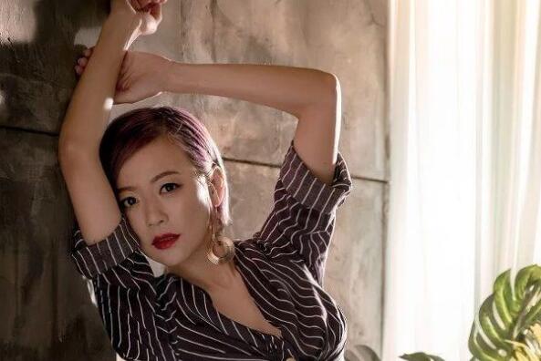 ����������¶�� ¶��ʳ�����ѻ�����Ϸ��Ǯ