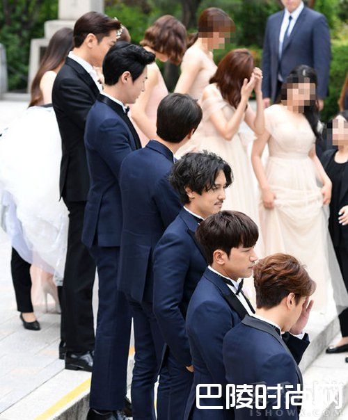 ����϶ӳ�eric���� ���Eric�ķ�˿ת�ɺڷ�