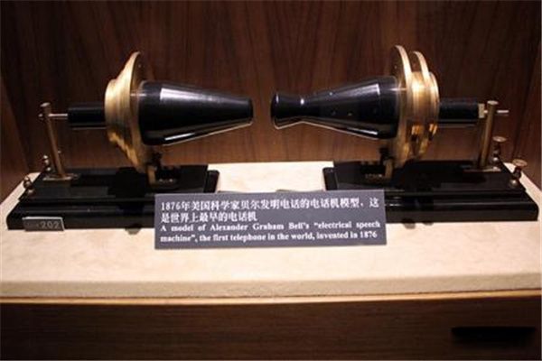 绰ķ˭ ״չʾ绰
