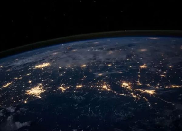 从太空看到地球的哪些建东西 从太空看地球能看到10样东西