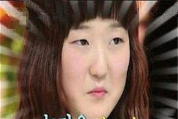 崔智善的小嘴巴图片 崔智善的嘴巴有多大