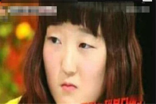 崔智善的小嘴巴图片 崔智善的嘴巴有多大