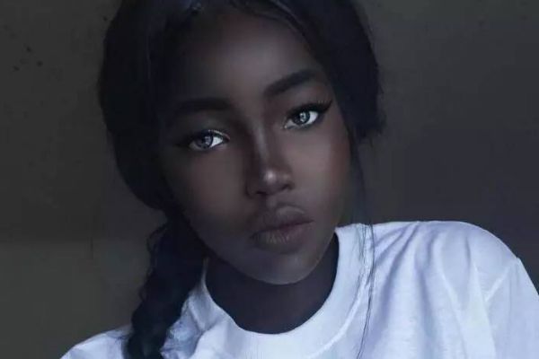 Ů˭ lolaΪ̫