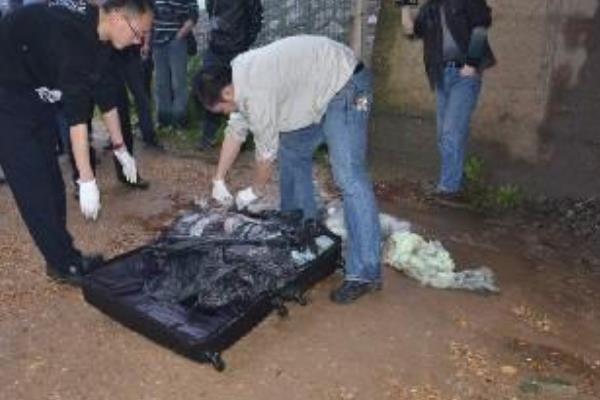 ������ʬ������ô���� ��ʬ����������˭������