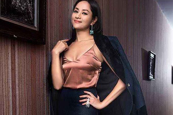 瞿颖个人资料老公是谁 同居11年终没暖热对方心太傻