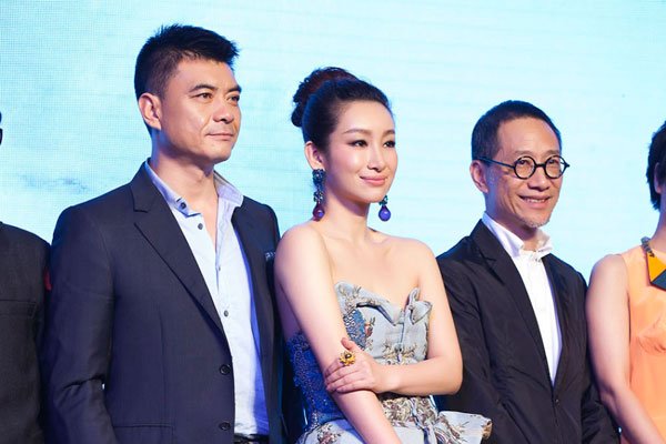 王新军个人资料简介 王新军前妻和现任妻子照片