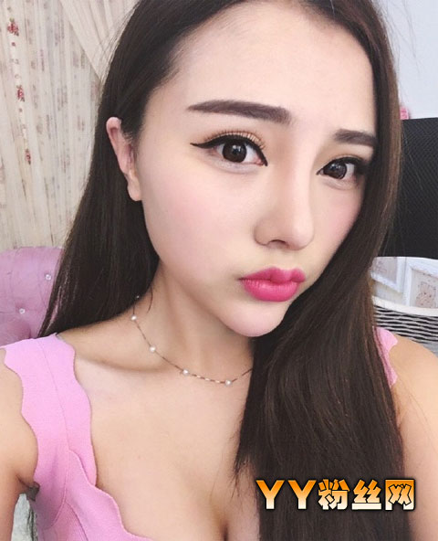 女主播COS阿狸直播上衣滑落30秒完整视频图片无码 璐璐险露大胸