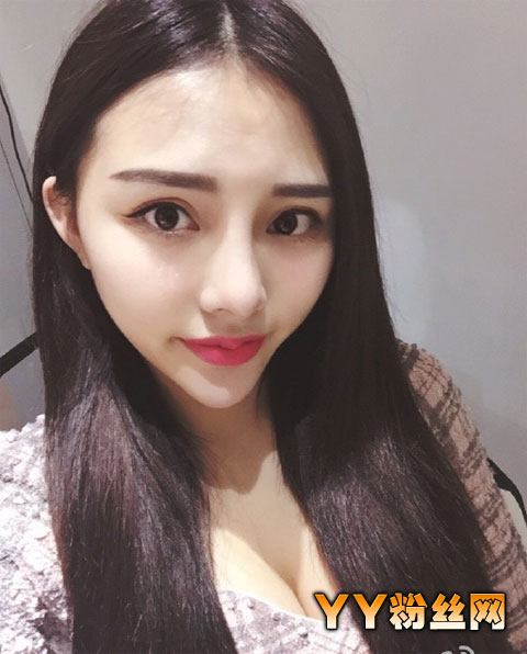 女主播COS阿狸直播上衣滑落30秒完整视频图片无码 璐璐险露大胸