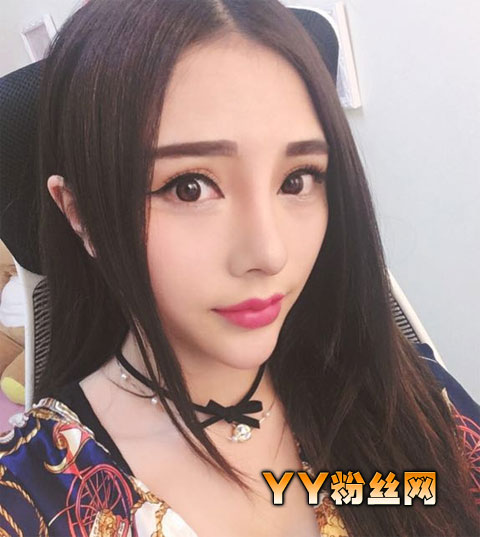 女主播COS阿狸直播上衣滑落30秒完整视频图片无码 璐璐险露大胸