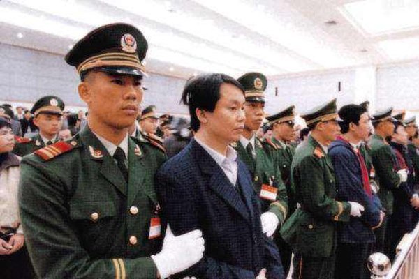 ����ǿ�¹����ǿ û�����ӵ���˭������