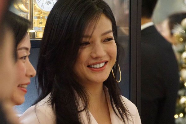 赵薇到底犯了什么事 国家为什么不敢动赵薇