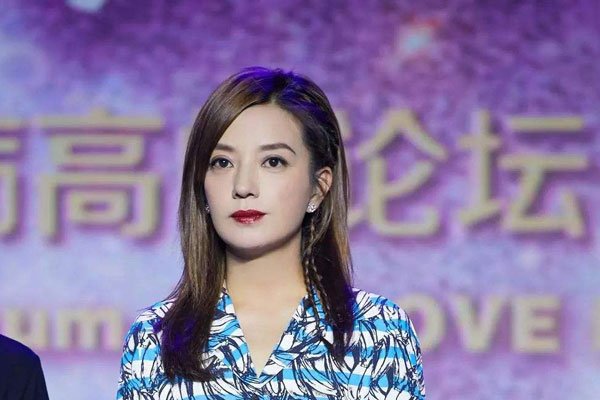 赵薇到底犯了什么事 国家为什么不敢动赵薇