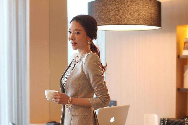 ��άά�ҵ�������ʦ��ɫ�����ļ� ��ôһֱ��ע�˼�����