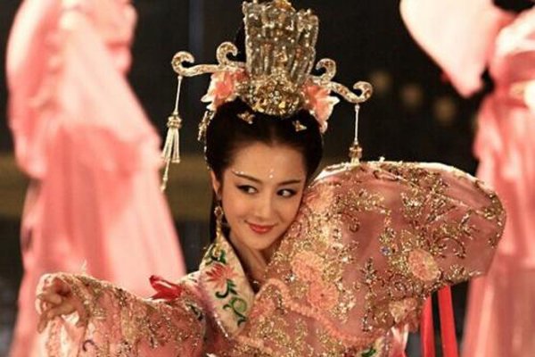 �й��Ŵ������޺����� ���ܶ����Ͷ�������������Ů��