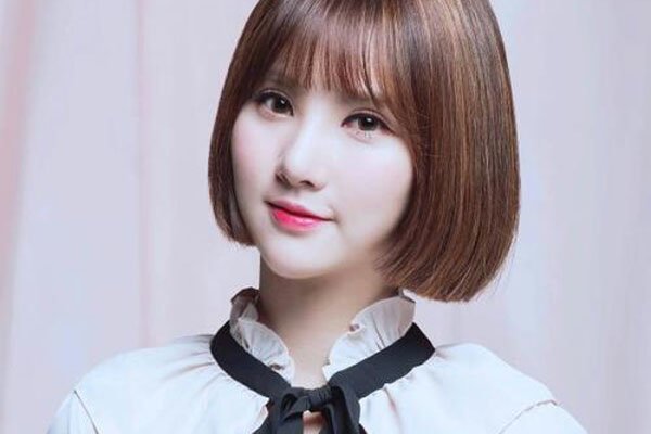 丁恩妃舞台上无内 节目半蹲事件是怎么回事