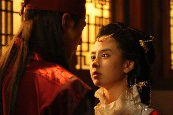 ����ТΪʲô�Ļ�˪�� ��Ϸ�߳�Ƭ�Ǳ�����