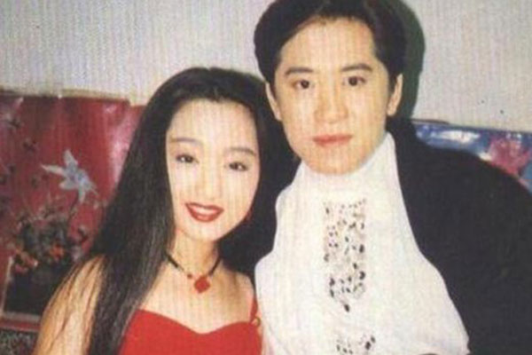 杨钰莹的红楼事件是怎么回事 至今为何没人敢娶