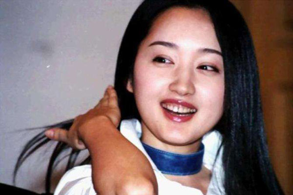 杨钰莹的红楼事件是怎么回事 至今为何没人敢娶