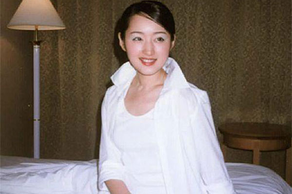 杨钰莹的红楼事件是怎么回事 至今为何没人敢娶