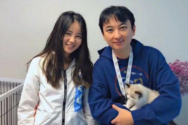 妃凌雪和菊花什么关系是情侣嘛 因工作态度不合间隙很深