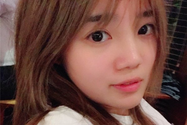 妃凌雪和菊花什么关系是情侣嘛 因工作态度不合间隙很深