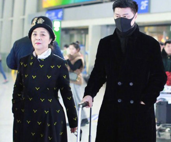 范冰冰现状最新消息揭秘 要复出了这一家子出来走秀