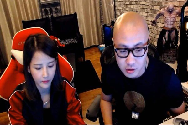 �������Ӿ�2���Ϲ�����Ƭ д�治�ż���ʵ����